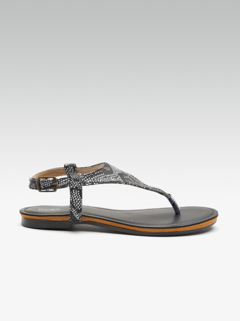 

Street Style Store Women Black & Grey Printed T-Strap Flats