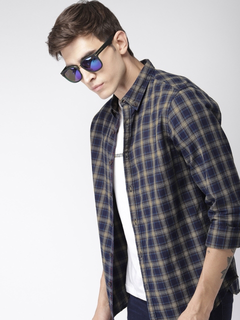 

Harvard Men Navy Blue & Beige Slim Fit Checked Casual Shirt