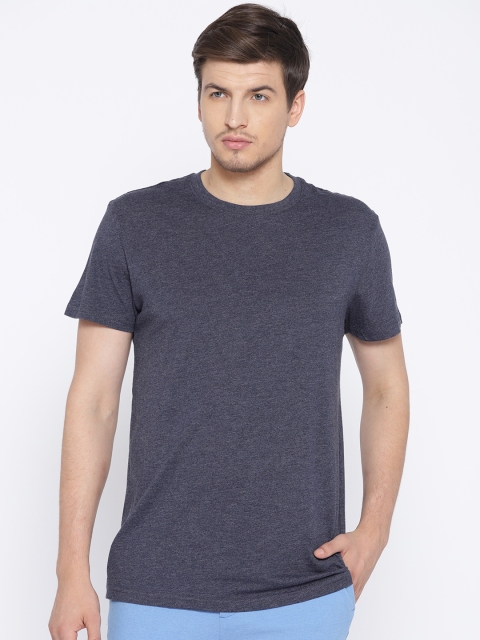 

OVS Men Navy Blue Solid Round Neck T-shirt