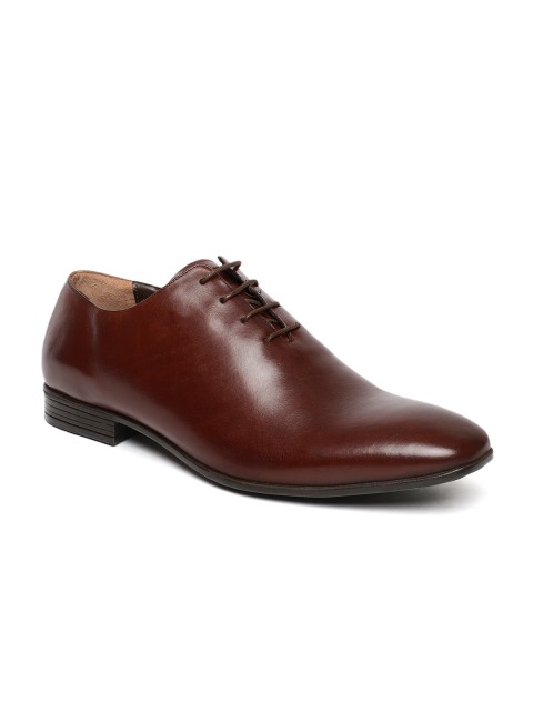 

Tresmode Men Tan Brown Solid Formal Leather Derbys