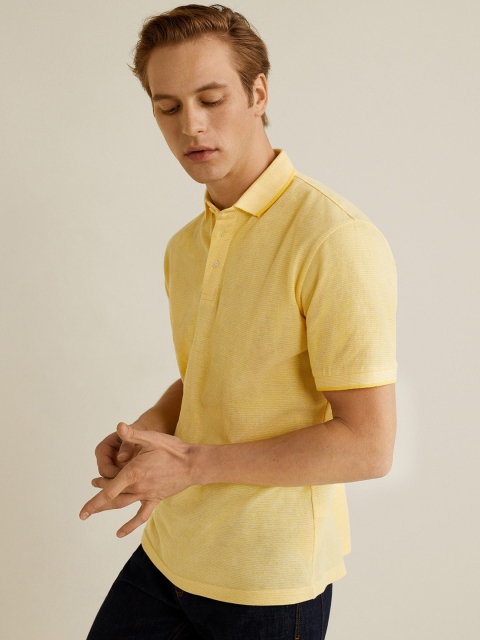 

MANGO MAN Yellow Solid Polo Collar T-shirt