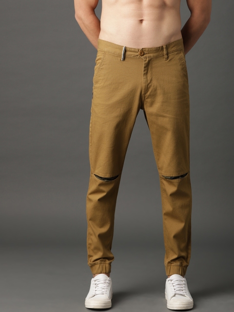 

Roadster Men Khaki Regular Fit Self Design Regular Trousers