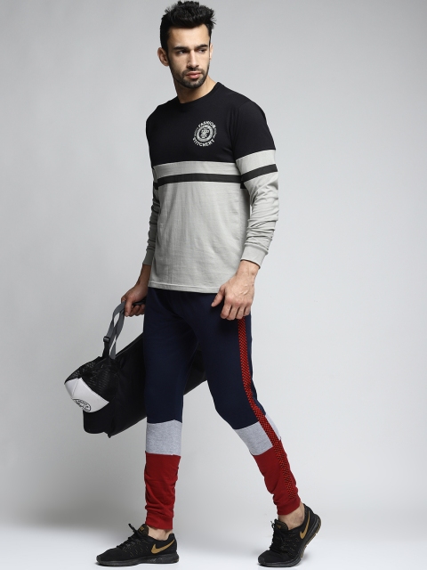 

Difference of Opinion Men Black Colourblocked Round Neck Pure Cotton T-shirt