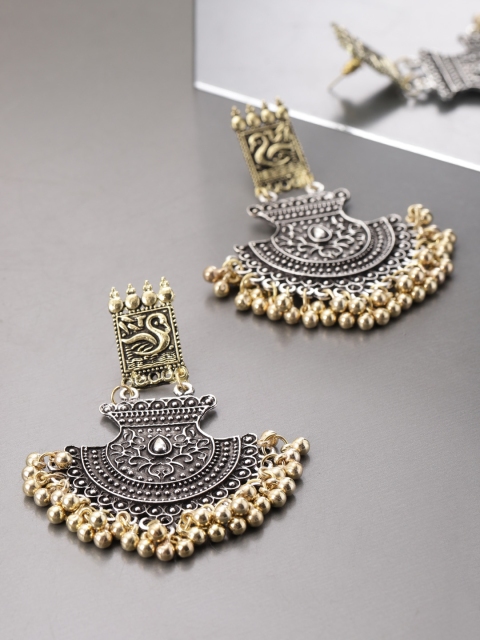 

Infuzze Oxidised Silver-Toned & Gold-Toned Brass-Plated Crescent-Shaped Chandbalis