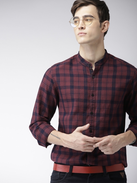 

Harvard Men Maroon & Navy Blue Regular Fit Checked Casual Shirt