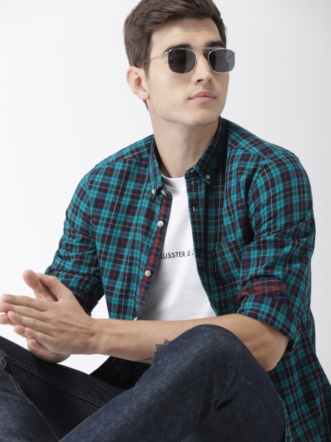 

Harvard Men Teal & Navy Blue Regular Fit Checked Casual Shirt