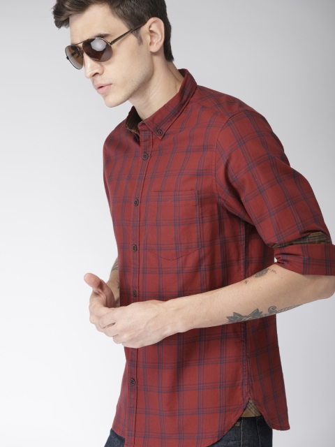 

Harvard Men Maroon & Navy Blue Checked Casual Shirt