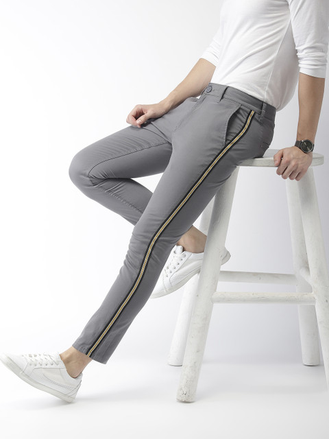 

Mast & Harbour Men Grey Regular Fit Solid Chinos