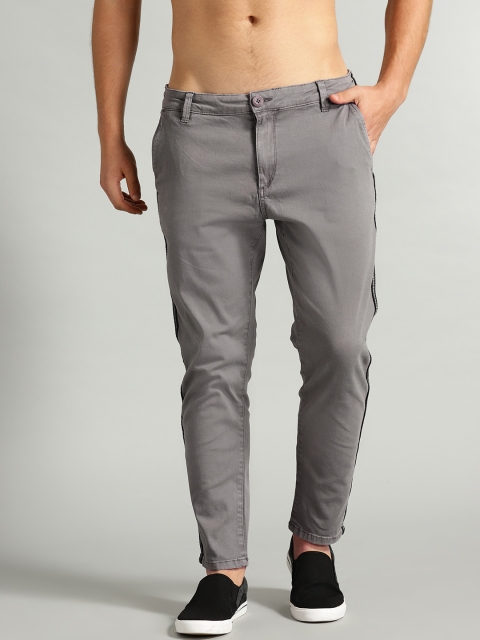 

Roadster Men Grey Regular Fit Solid Trousers