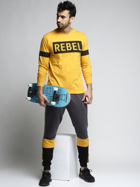 

DILLINGER Men Mustard Yellow & Black Printed Round Neck T-shirt