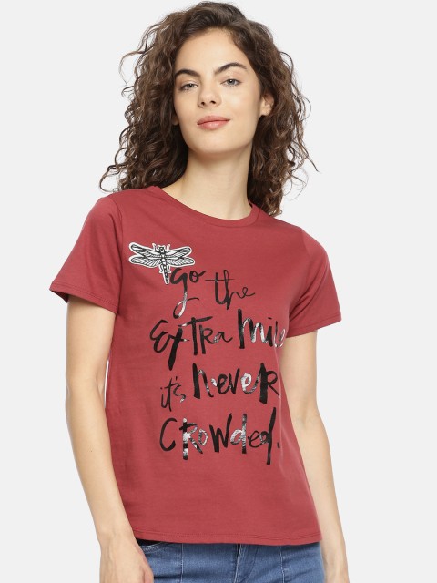 

People Women Maroon Printed Round Neck T-shirt