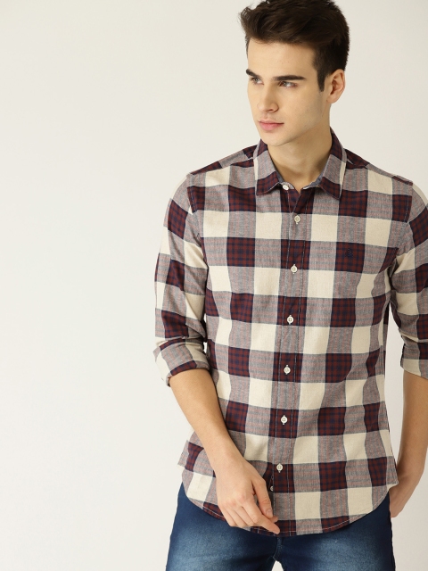 

United Colors of Benetton Men Off-White & Navy Blue Slim Fit Checked Casual Shirt