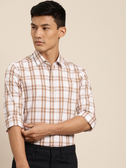 

INVICTUS Men Khaki & White Slim Fit Checked Casual Shirt