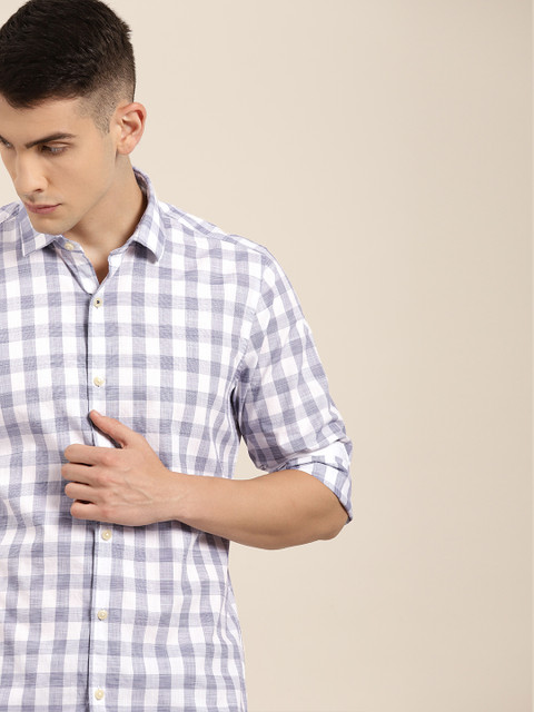 

INVICTUS Men White & Grey Slim Fit Checked Casual Shirt