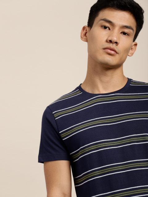 

INVICTUS Men Navy Blue & Green Striped Round Neck T-shirt