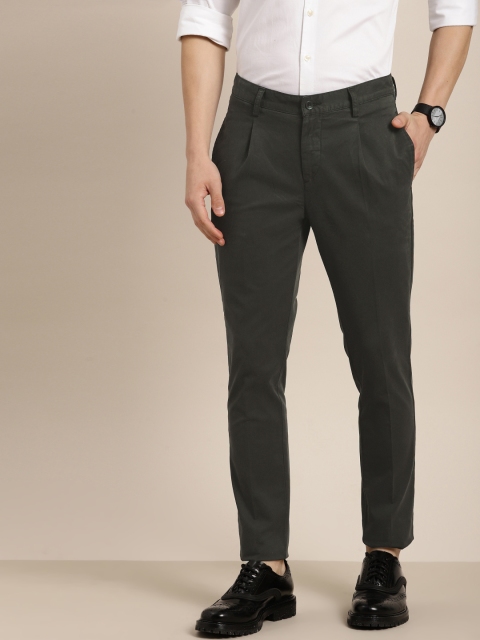 

INVICTUS Men Olive Green Pleated Solid Chinos