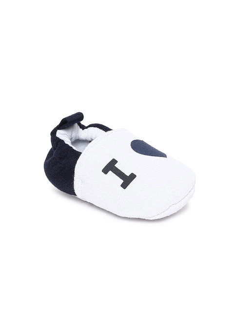 

Fame Forever by Lifestyle Boys White & Black Colorblocked Slip-On Sneakers