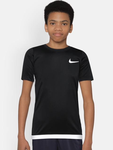 

Nike Boys Black DRY SS TROPHY Solid Round Neck T-shirt