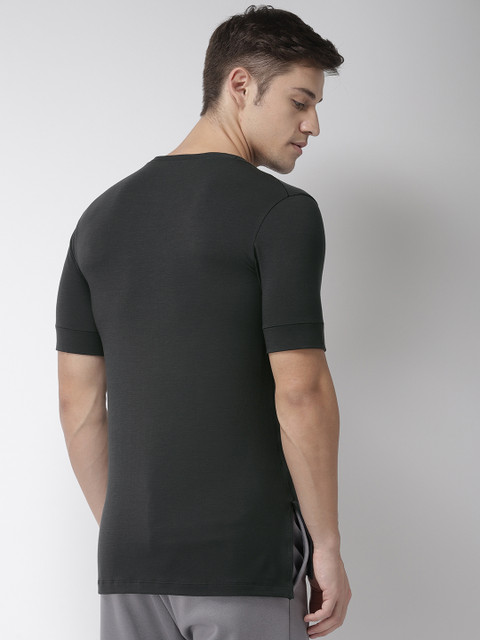 

Nike Men Black Solid DRY SS TRANSCEND T-shirt