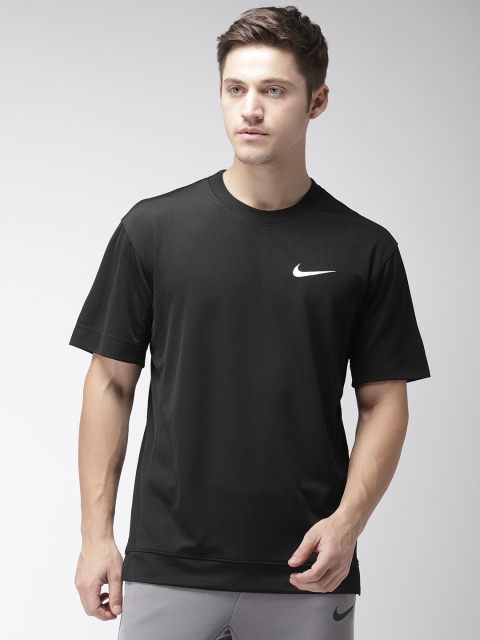 

Nike Men Black Loose Fit CLASSIC SS DRI-FIT Solid Basketball T-shirt