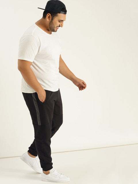 

Sztori Plus Size Men Black Solid Joggers
