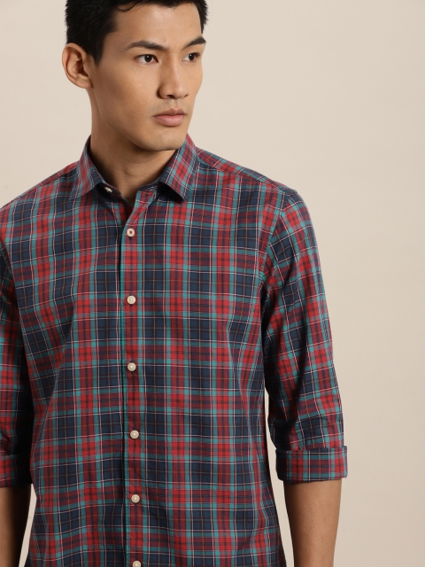 

INVICTUS Men Navy Blue & Red Slim Fit Checked Casual Shirt
