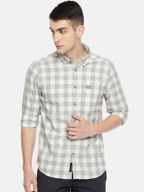 

U.S. Polo Assn. Men Grey & White Slim Fit Checked Casual Shirt