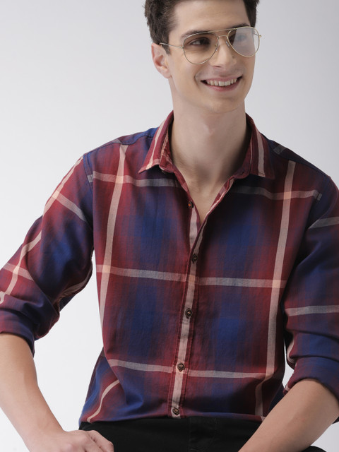 

Mast & Harbour Men Maroon & Navy Blue Regular Fit Checked Casual Shirt