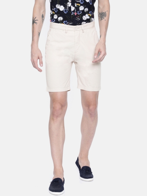 

Breakbounce Men Beige Solid Slim Fit Regular Shorts