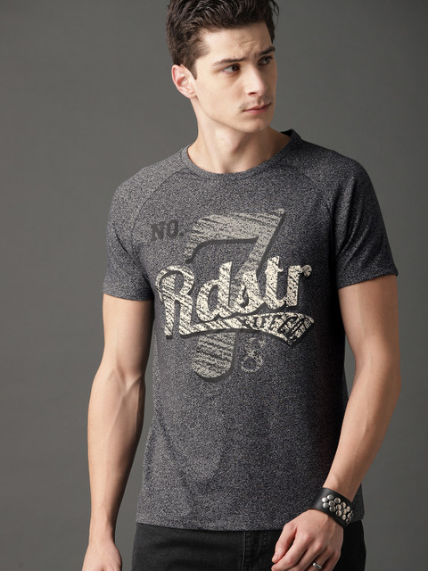 

Roadster Men Grey Melange Varsity Print T-shirt