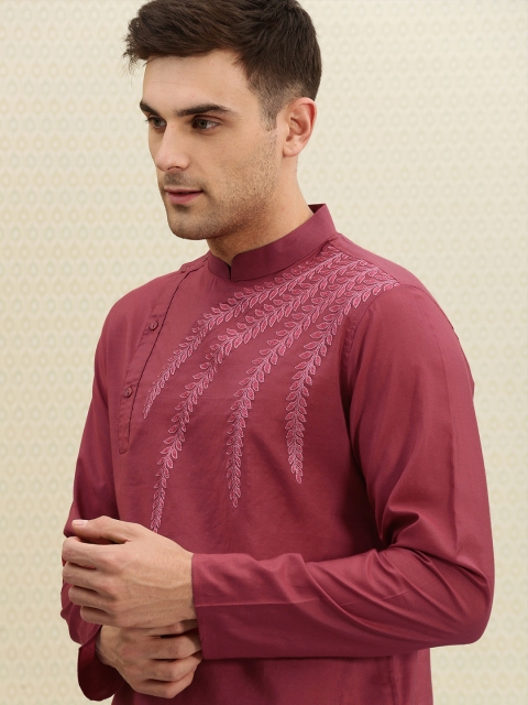

House of Pataudi Men Maroon Foliage Embroidered Straight Kurta