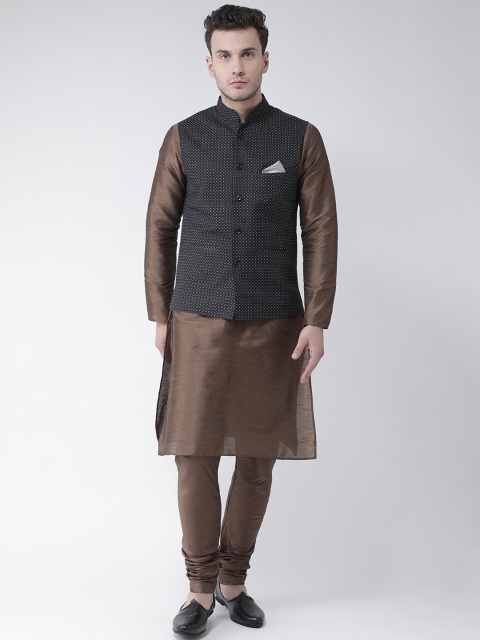 

DEYANN Men Brown & Black Solid Kurta with Churidars & Nehru Jacket