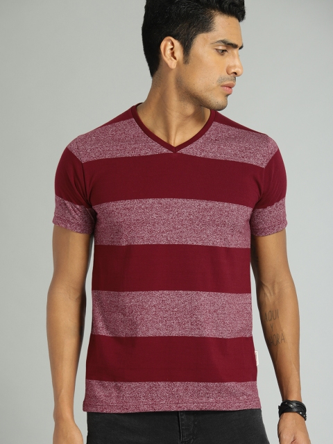 

Roadster Men Maroon Striped V-Neck T-shirt