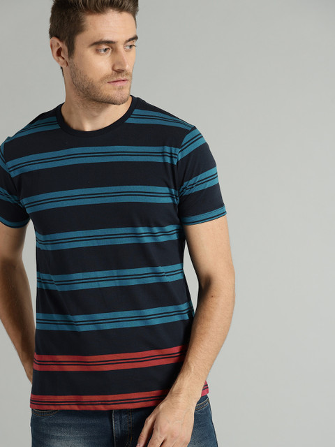 

The Roadster Lifestyle Co Men Blue & Red Striped Round Neck T-shirt