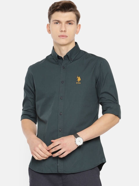 

U.S. Polo Assn. Men Green Tailored Fit Solid Casual Shirt