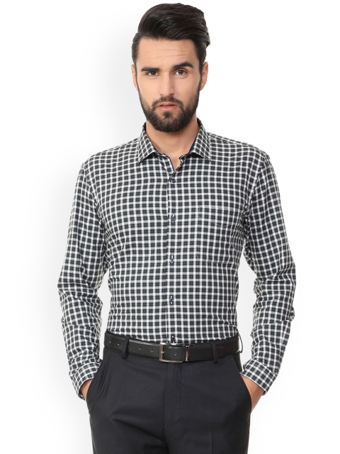 

Peter England Men Green Regular Fit Checked Formal Shirt