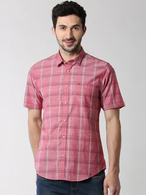 

Peter England Casuals Men Pink & Black Slim Fit Checked Casual Shirt
