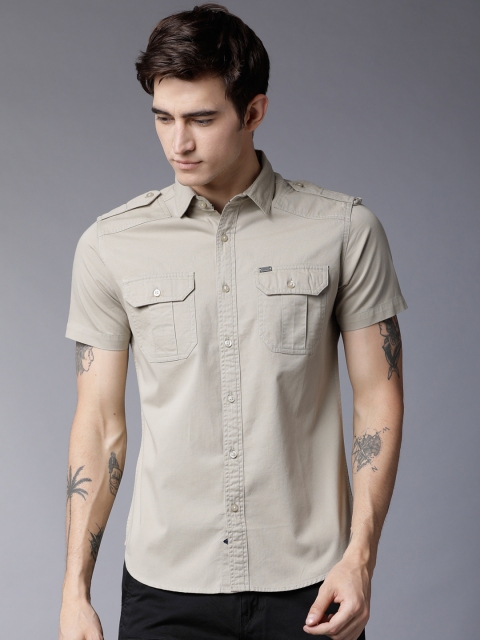

LOCOMOTIVE Men Olive Green Slim Fit Solid Casual Shirt