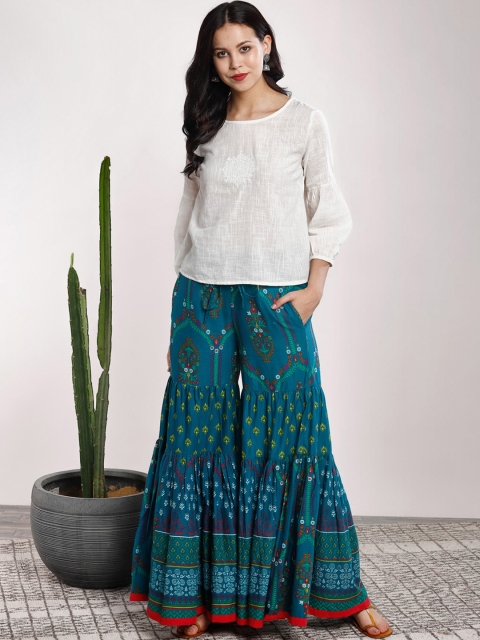 

Sangria Women Teal & Multicoloured Flared Printed Culottes