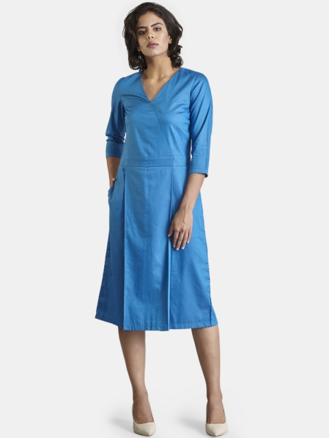 

FableStreet Women Blue Solid Fit and Flare Dress