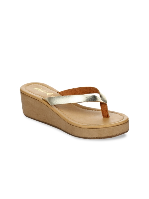 

Aber & Q Women Gold-Toned Solid Heels