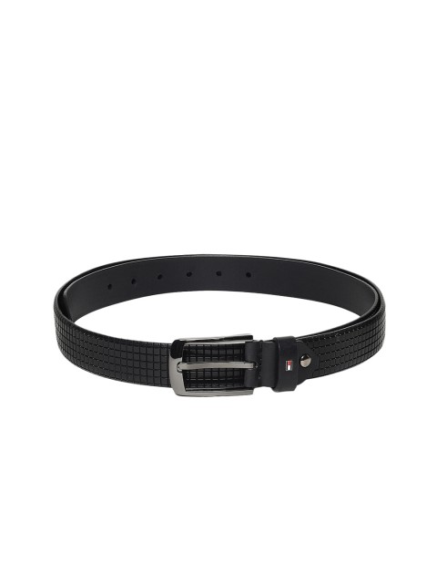 

Tommy Hilfiger Men Black Textured Leather Belt