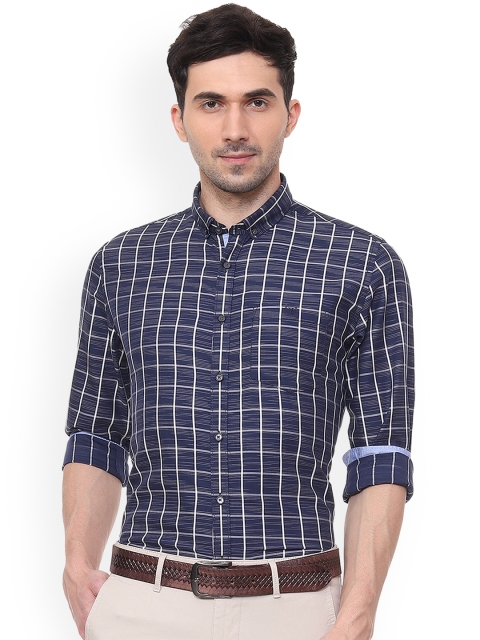 

Van Heusen Sport Men Navy Blue & Off-White Slim Fit Checked Casual Shirt