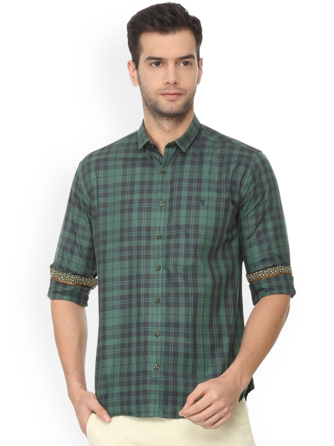 

V Dot Men Green Slim Fit Checked Casual Shirt
