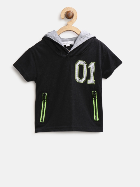 

Mothers Choice Boys Black Solid Hooded T-shirt