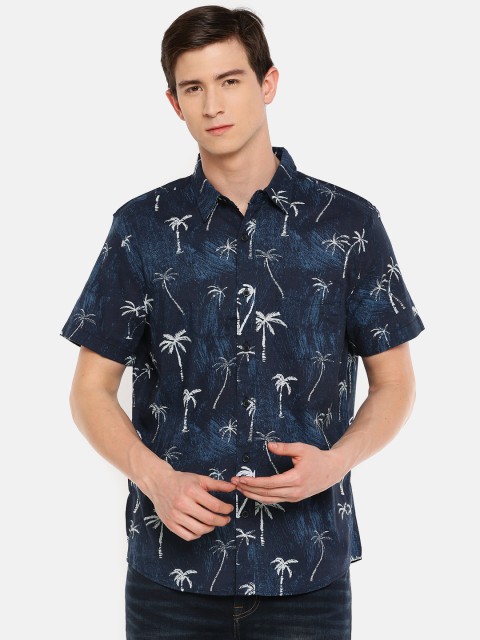 

AMERICAN EAGLE OUTFITTERS Men Blue & White Regular Fit Printed Casual Shirt