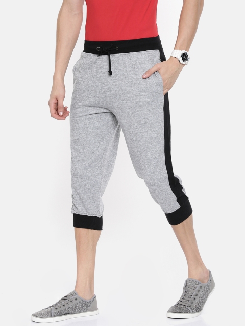 

ARISE Men Grey Melange Solid 3/4th Regular Shorts