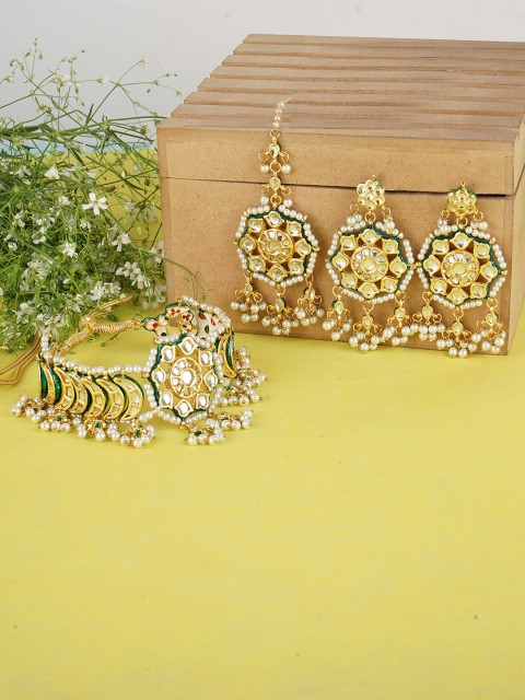

FIROZA Gold-Toned & Off-White Kundan-Studded Vilandi Jewellery Set