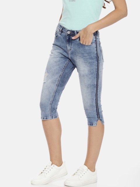 

Lee Cooper Women Blue Solid Regular Fit Denim Capris