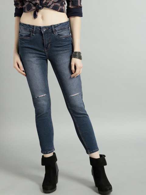 

Roadster Women Blue Skinny Fit Mid-Rise Slash Knee Stretchable Cropped Jeans